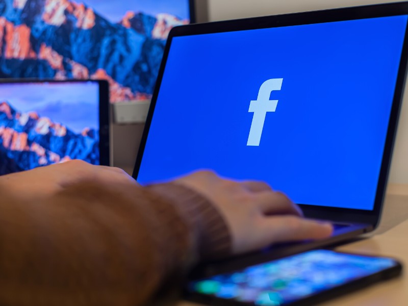 Facebook resiste: il social raggiunge i 3 miliardi